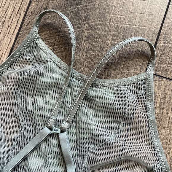 Victoria’s Secret Lace Plunge Unlined Demi Bralette - Picture 6 of 9